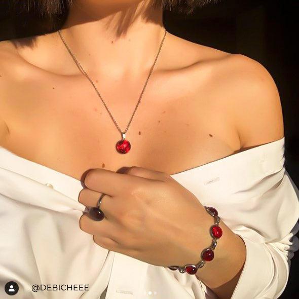RING RED RUBY | HEART | REFLET[proRING RED RUBYduct_vendor]MicrocosmosPRODUCT INFORMATION

Exclusive Microcosmoses Glass Reflet™
Base: Sterling Silver 925 or Stainless Steel 
Bead size length: 18 mm / 0.7" |  width: 13 mm / 0.5"


FreeRINGS GLASS REFLET