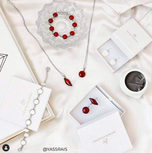 BRACELET IRIDESCENT WHITE | REFLET | ADJUSTABLE STEEL[proBRACELET IRIDESCENT WHITEduct_vendor]MicrocosmosPRODUCT INFORMATION

Exclusive Microcosmoses Glass Reflet™
Base: Stainless Steel Easy clasp closure
Pearls size: 10 mm / 0.4"

Free Gift Box 


The  Microcosmoses  RBRACELET GLASS REFLET