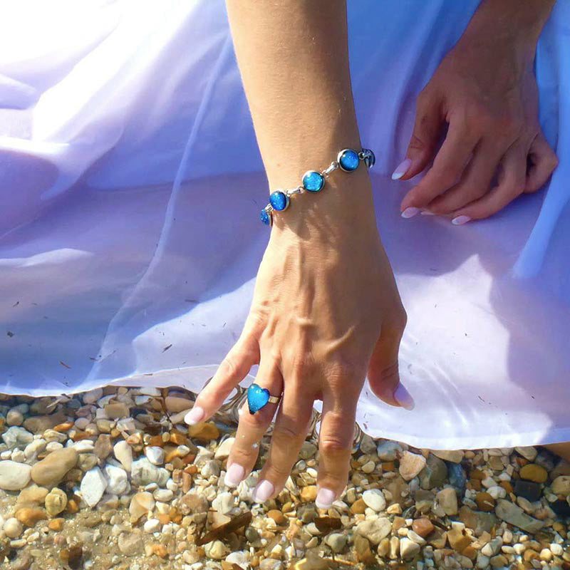 BRACELET STARRY BLUE ~ INDIGO | REFLET | ADJUSTABLE STEEL[proBRACELET STARRY BLUE ~ INDIGOduct_vendor]MicrocosmosPRODUCT INFORMATION

Exclusive Microcosmoses Glass Reflet™
Base: Stainless Steel Easy clasp closure
Pearls size: 10 mm / 0.4"

Free Gift Box 


The  Microcosmoses  RBRACELET GLASS REFLET