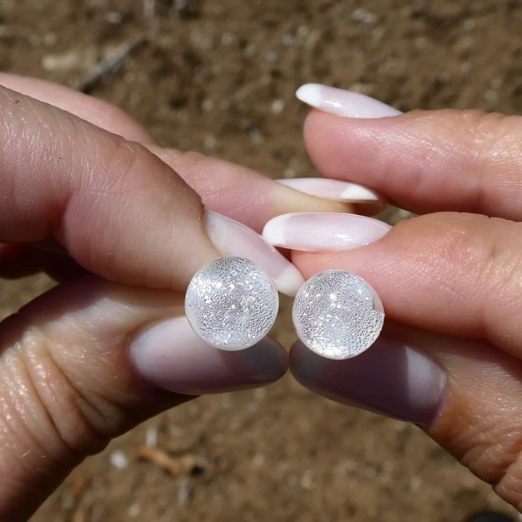 EARRINGS IRIDESCENT WHITE | ECLIPSE | STUD | REFLET[proEARRINGS IRIDESCENT WHITEduct_vendor]MicrocosmosPRODUCT INFORMATION

Exclusive Microcosmoses Glass Reflet™
Base: Sterling Silver 925 ~ Stainless Steel
Bead size: From 8 to 10 mm  / From 0.3" to 0.4"


Free Gift BoEARRINGS GLASS REFLET