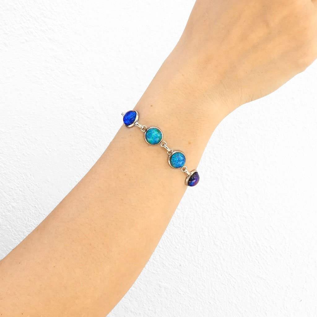 BRACELET EMERAUDE ~ IRIS BLUE | REFLET | ADJUSTABLE STEEL[proBRACELET EMERAUDE ~ IRIS BLUEduct_vendor]MicrocosmosPRODUCT INFORMATION

Exclusive Microcosmoses Glass Reflet™
Base: Stainless Steel Easy clasp closure
Pearls size: 10 mm / 0.4"

Free Gift Box 


The  Microcosmoses  RBRACELET GLASS REFLET