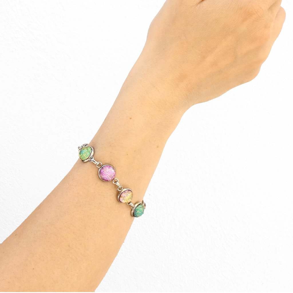 BRACELET PARME ~ LIGHT GREEN | REFLET | ADJUSTABLE STEEL[proBRACELET PARME ~ LIGHT GREENduct_vendor]MicrocosmosPRODUCT INFORMATION

Exclusive Microcosmoses Glass Reflet™
Base: Stainless Steel Easy clasp closure
Pearls size: 10 mm / 0.4"

Free Gift Box 


The  Microcosmoses  RBRACELET GLASS REFLET