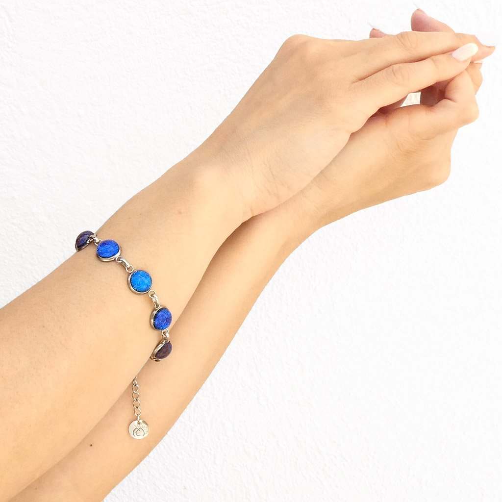 BRACELET STARRY BLUE ~ INDIGO | REFLET | ADJUSTABLE STEEL[proBRACELET STARRY BLUE ~ INDIGOduct_vendor]MicrocosmosPRODUCT INFORMATION

Exclusive Microcosmoses Glass Reflet™
Base: Stainless Steel Easy clasp closure
Pearls size: 10 mm / 0.4"

Free Gift Box 


The  Microcosmoses  RBRACELET GLASS REFLET