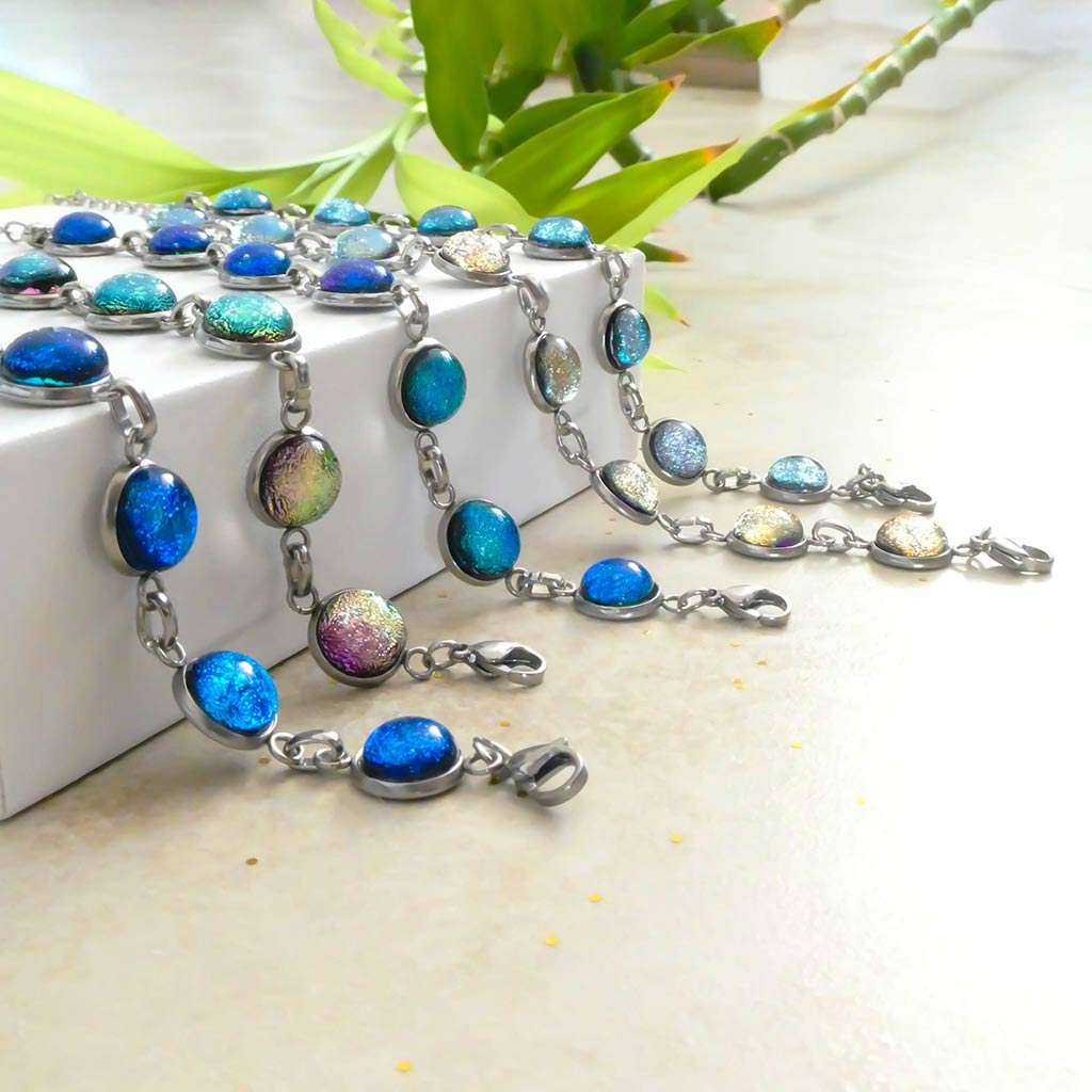 BRACELET TURQUOISE ~ NIGHT BLUE | REFLET | ADJUSTABLE STEEL[proBRACELET TURQUOISE ~ NIGHT BLUEduct_vendor]MicrocosmosPRODUCT INFORMATION

Exclusive Microcosmoses Glass Reflet™
Base: Stainless Steel Easy clasp closure
Pearls size: 10 mm / 0.4"

Free Gift Box 


The  Microcosmoses  RBRACELET GLASS REFLET