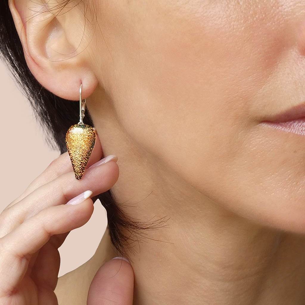 EARRINGS COPPER ~ GREEN BOKEH | DROP | SILVER 925 | REFLET GLASS JEWEL[proEARRINGS COPPER ~ GREEN BOKEHduct_vendor]MicrocosmosPRODUCT INFORMATION

Exclusive Microcosmoses Glass Reflet
Base: Sterling Silver 925

Bead size length: 20 mm / 0.8" |  width: 12 mm / 0.5"


Free Gift Box 


The   MEARRINGS DROP GLASS REFLET