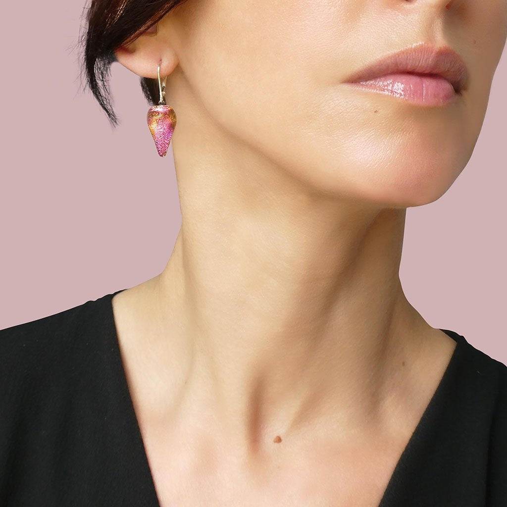 EARRINGS FRENCH PINK ~ GOLD | DROP | SILVER 925 | REFLET[proEARRINGS FRENCH PINK ~ GOLDduct_vendor]MicrocosmosPRODUCT INFORMATION

Exclusive Microcosmoses Glass Reflet
Base: Sterling Silver 925

Bead size length: 20 mm / 0.8" |  width: 12 mm / 0.5"


Free Gift Box 


The   MEARRINGS DROP GLASS REFLET