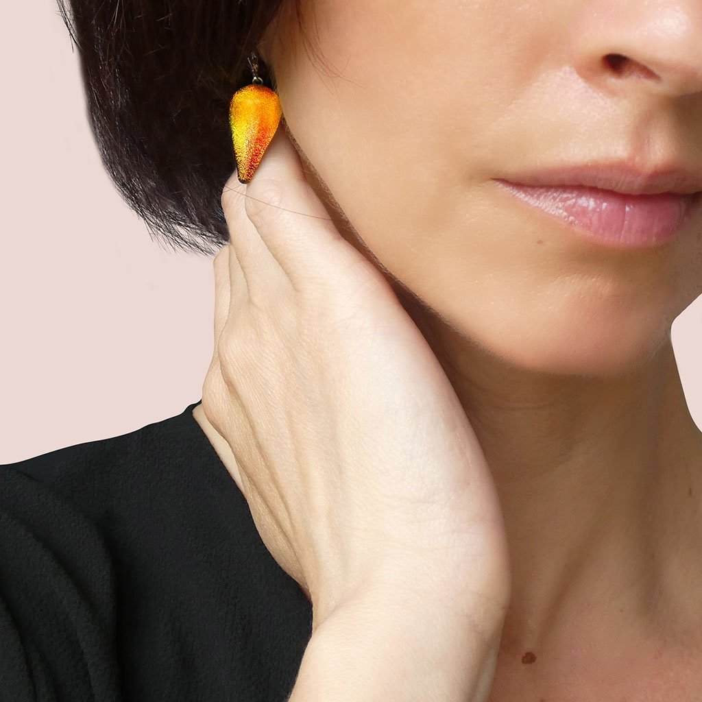EARRINGS ORANGE GOLD ~ CRYSTAL GREEN | DROP | SILVER 925 | REFLET[proEARRINGS ORANGE GOLD ~ CRYSTAL GREENduct_vendor]MicrocosmosPRODUCT INFORMATION

Exclusive Microcosmoses Glass Reflet
Base: Sterling Silver 925

Bead size length: 20 mm / 0.8" |  width: 12 mm / 0.5"


Free Gift Box 


The   MEARRINGS DROP GLASS REFLET
