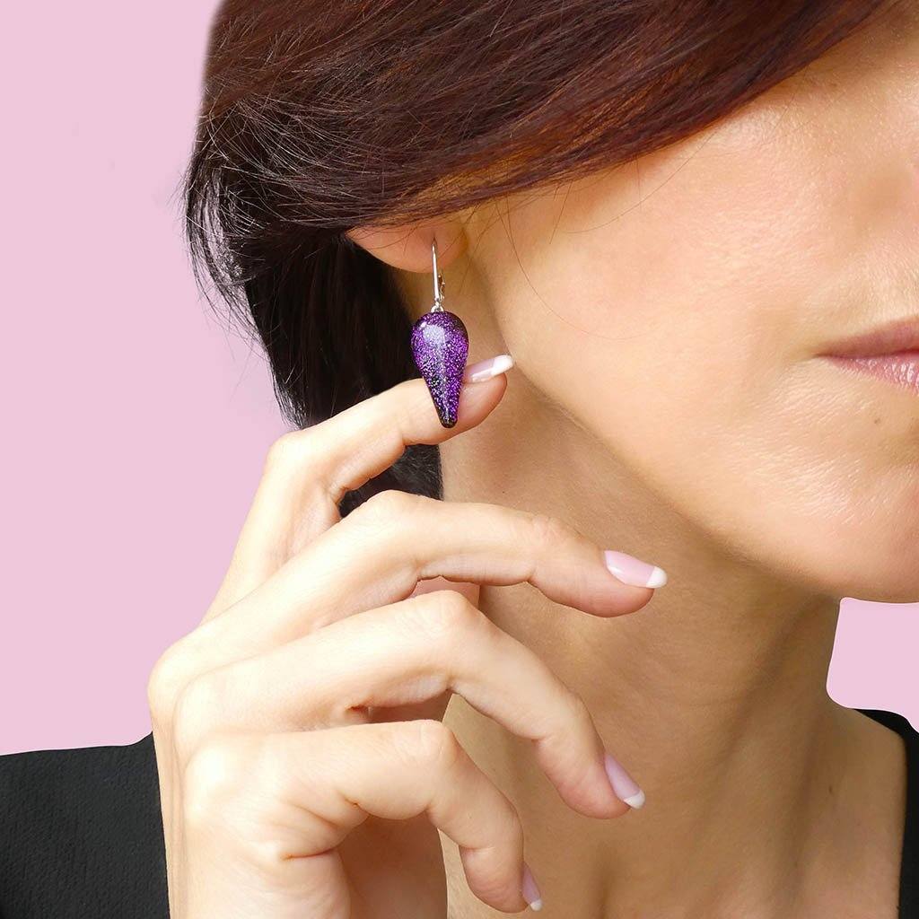 EARRINGS VIOLET ~ EMERALD | DROP | SILVER 925 | REFLET[proEARRINGS VIOLET ~ EMERALDduct_vendor]MicrocosmosPRODUCT INFORMATION

Exclusive Microcosmoses Glass Reflet
Base: Sterling Silver 925

Bead size length: 20 mm / 0.8" |  width: 12 mm / 0.5"


Free Gift Box 


The   MEARRINGS DROP GLASS REFLET