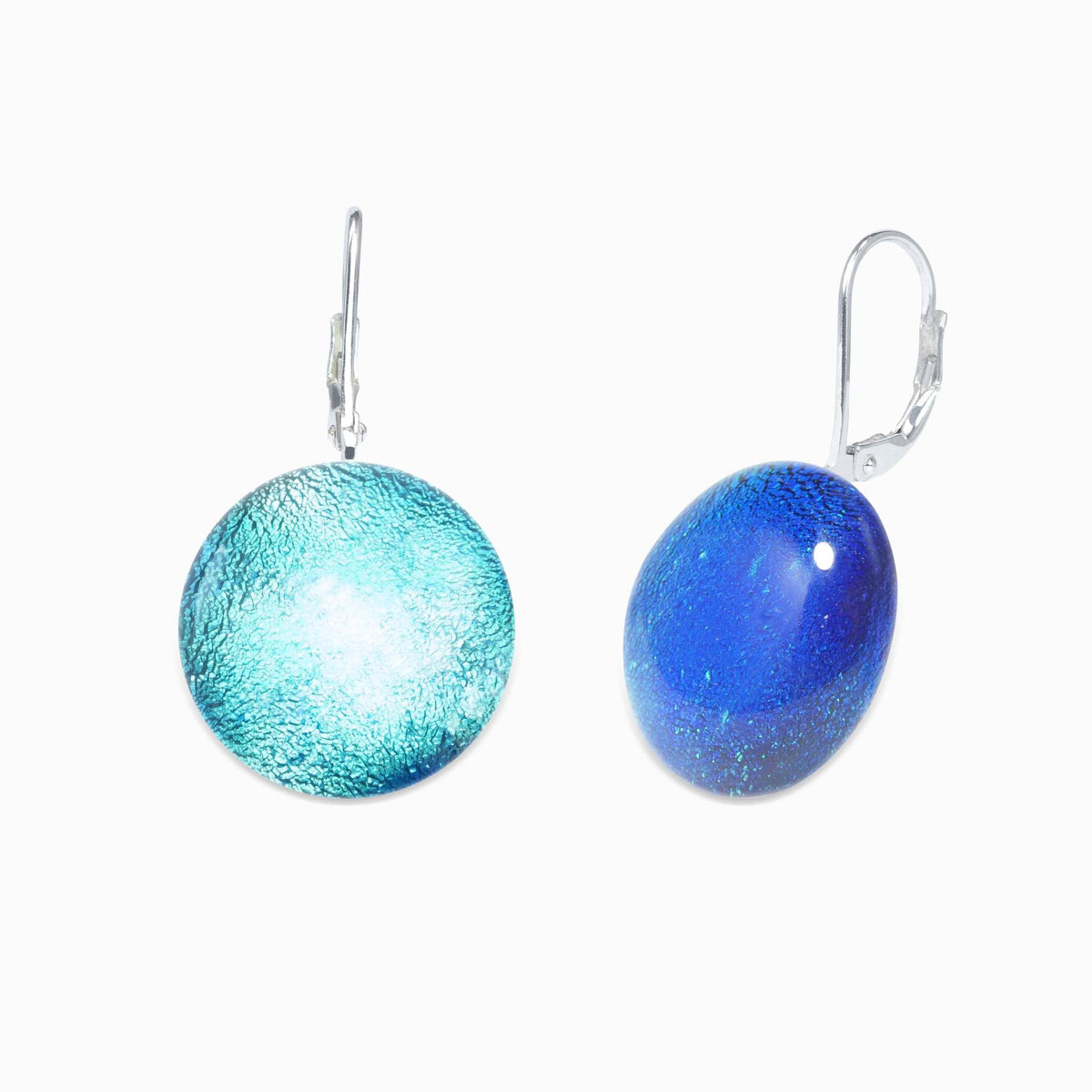 EARRINGS TURQUOISE ~ NIGHT BLUE | ECLIPSE | SILVER 925 | REFLET[proEARRINGS TURQUOISE ~ NIGHT BLUEduct_vendor]MicrocosmosPRODUCT INFORMATION

Exclusive Microcosmoses Glass Reflet™
Base: Sterling Silver 925
Bead size: From 12 mm / 0.5"


Free Gift Box 


The  Microcosmoses Reflet EclipsEARRINGS GLASS REFLET