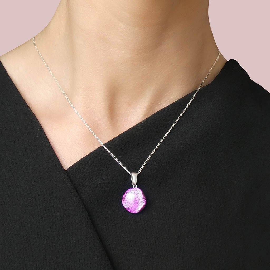 NECKLACE FRENCH PINK ~ GOLD | ECLIPSE | REFLET[proNECKLACE FRENCH PINK ~ GOLDduct_vendor]MicrocosmosPRODUCT INFORMATION

Exlusive Microcosmoses Glass Reflet
Bead size: 14 mm / 0.55"

Base chain: Sterling Silver 925 ~ Stainless Steel 
Chain thickness: 1 mm (St.SilveNECKLACE