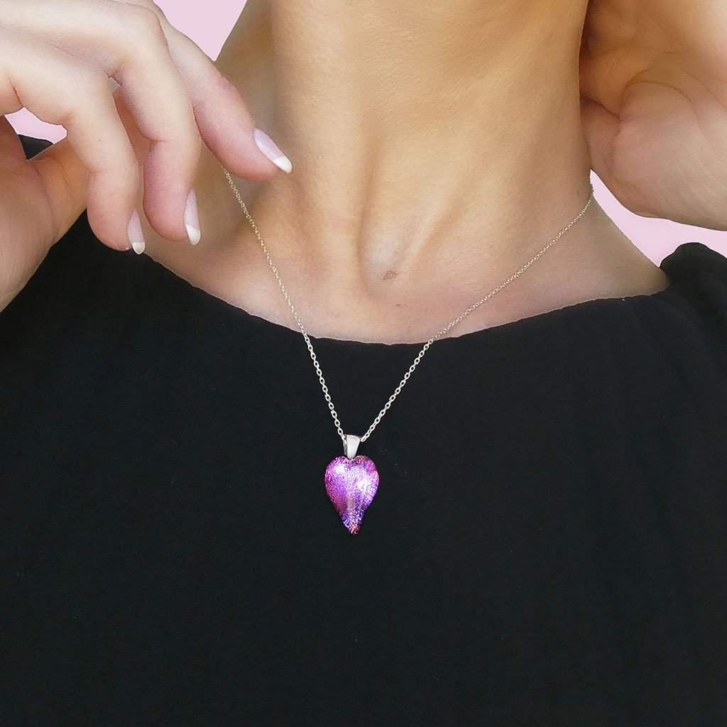 NECKLACE FRENCH PINK ~ GOLD | HEART | REFLET[proNECKLACE FRENCH PINK ~ GOLDduct_vendor]MicrocosmosPRODUCT INFORMATION                             

Exlusive Microcosmoses Glass Reflet
Bead size length: 18 mm / 0.7" |  width: 13 mm / 0.5"     

Base chain: SterlinNECKLACE