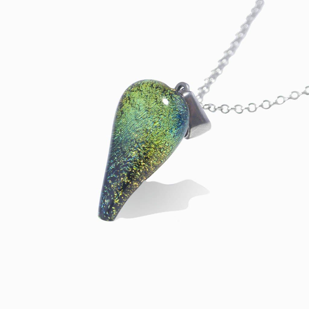 NECKLACE GOLD  ~ GREEN BOKEH | DROP | REFLET[proNECKLACE GOLD ~ GREEN BOKEHduct_vendor]MicrocosmosPRODUCT INFORMATION

Exlusive Microcosmoses Glass Reflet
Bead size length: 20 mm/ 0.8" |  width: 12 mm/ 0.5"

Base chain: Sterling Silver 925 ~ Stainless Steel 
ChaiNECKLACE