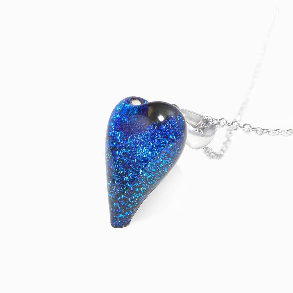 NECKLACE GREEN KELLY ~ BLUE BELIZE | HEART | REFLET[proNECKLACE GREEN KELLY ~ BLUE BELIZEduct_vendor]MicrocosmosPRODUCT INFORMATION                             

Exlusive Microcosmoses Glass Reflet
Bead size length: 18 mm / 0.7" |  width: 13 mm / 0.5"     

Base chain: SterlinNECKLACE