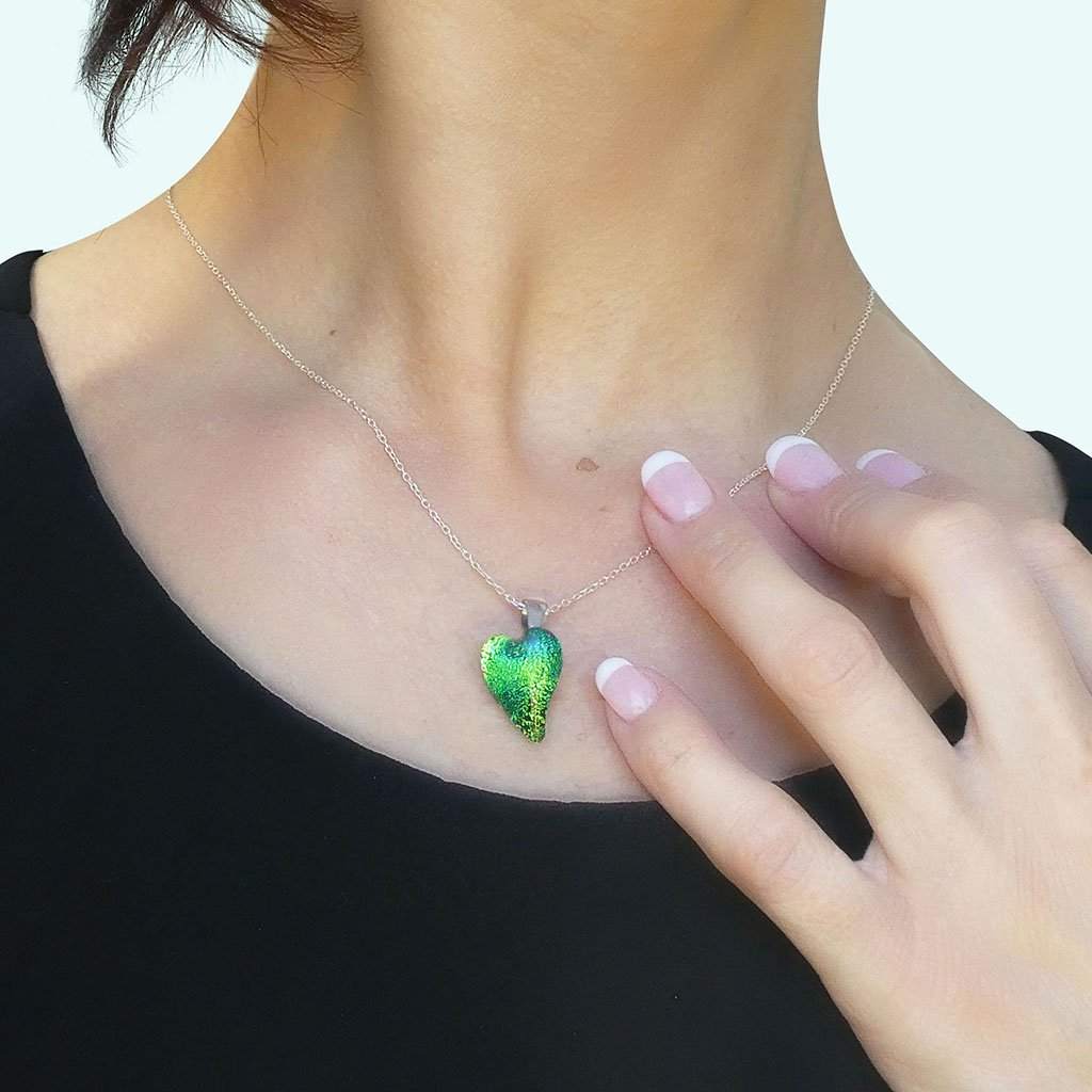 NECKLACE GREEN KELLY ~ BLUE BELIZE | HEART | REFLET[proNECKLACE GREEN KELLY ~ BLUE BELIZEduct_vendor]MicrocosmosPRODUCT INFORMATION                             

Exlusive Microcosmoses Glass Reflet
Bead size length: 18 mm / 0.7" |  width: 13 mm / 0.5"     

Base chain: SterlinNECKLACE