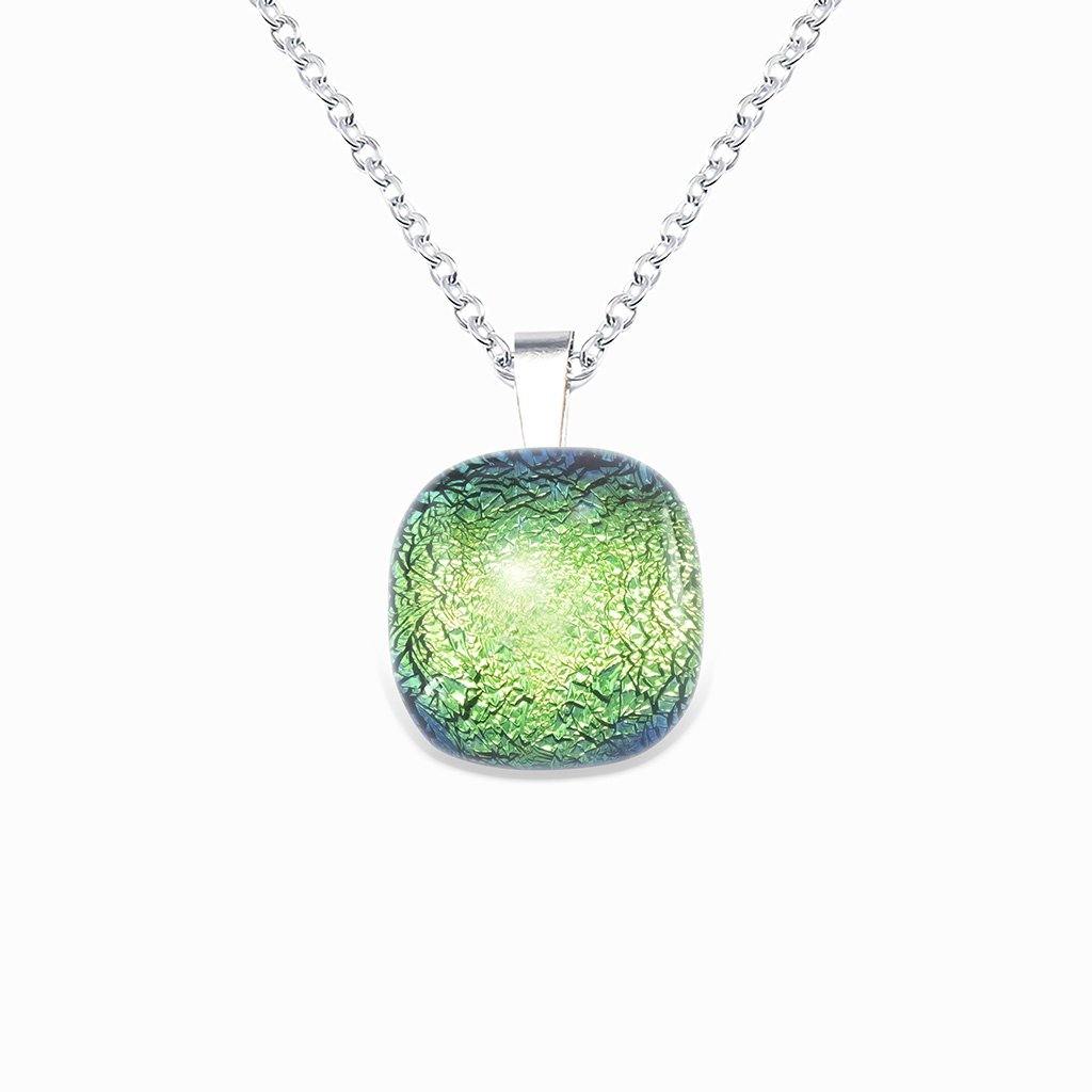 NECKLACE GREEN KELLY ~ BLUE BELIZE | SQUIRCLE | REFLET[proNECKLACE GREEN KELLY ~ BLUE BELIZEduct_vendor]MicrocosmosPRODUCT INFORMATION

Exlusive Microcosmoses Glass Reflet
Bead size length: 14 mm / 0.55" |  width: 14 mm / 0.55"

Base chain: Sterling Silver 925 ~ Stainless Steel 
NECKLACE
