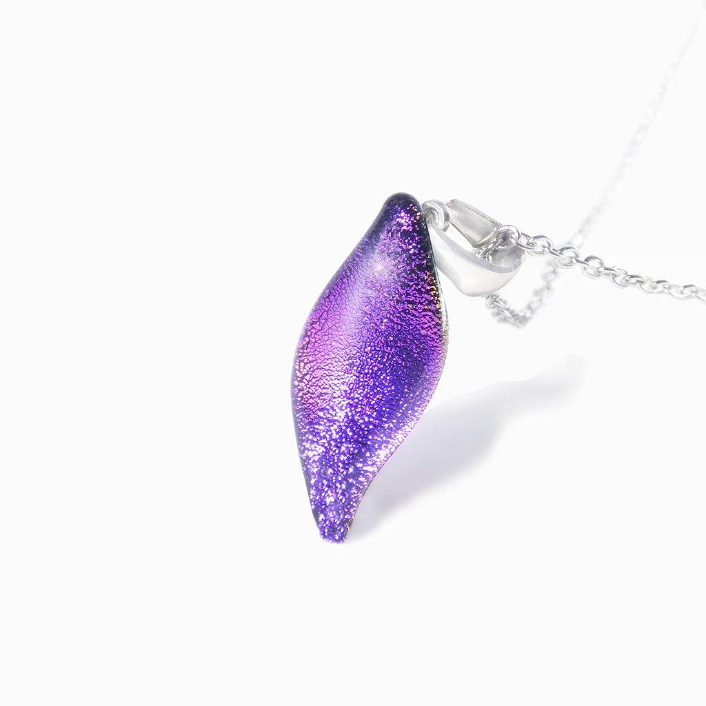 NECKLACE INDIGO ~ ETERNAL FUSHIA | ALMOND | REFLET[proNECKLACE INDIGO ~ ETERNAL FUSHIAduct_vendor]MicrocosmosPRODUCT INFORMATION

Exlusive Microcosmoses Glass Reflet
Bead size length: 25 mm / 1" |  width: 10 mm / 0.4"

Chain: Sterling Silver 925 ~ Stainless Steel 
Chain thiNECKLACE