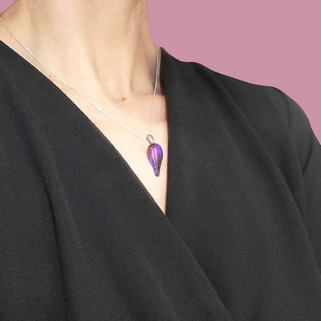 NECKLACE INDIGO ~ ETERNAL FUSHIA | DROP | REFLET[proNECKLACE INDIGO ~ ETERNAL FUSHIAduct_vendor]MicrocosmosPRODUCT INFORMATION

Exlusive Microcosmoses Glass Reflet
Bead size length: 20 mm/ 0.8" |  width: 12 mm/ 0.5"

Base chain: Sterling Silver 925 ~ Stainless Steel 
ChaiNECKLACE
