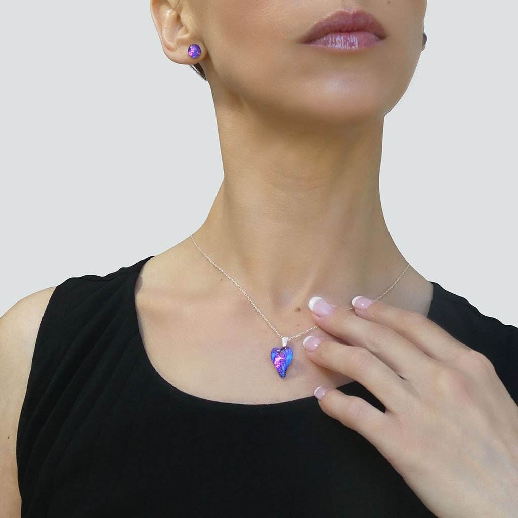 NECKLACE INDIGO ~ ETERNAL FUSHIA | HEART | REFLET[proNECKLACE INDIGO ~ ETERNAL FUSHIAduct_vendor]MicrocosmosPRODUCT INFORMATION                             

Exlusive Microcosmoses Glass Reflet
Bead size length: 18 mm / 0.7" |  width: 13 mm / 0.5"     

Base chain: SterlinNECKLACE