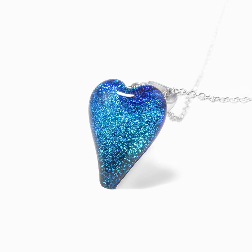 NECKLACE VERT DE BLEU ~ TEAL | HEART | REFLET[proNECKLACE VERT DE BLEU ~ TEALduct_vendor]MicrocosmosPRODUCT INFORMATION                             

Exlusive Microcosmoses Glass Reflet
Bead size length: 18 mm / 0.7" |  width: 13 mm / 0.5"     

Base chain: SterlinNECKLACE