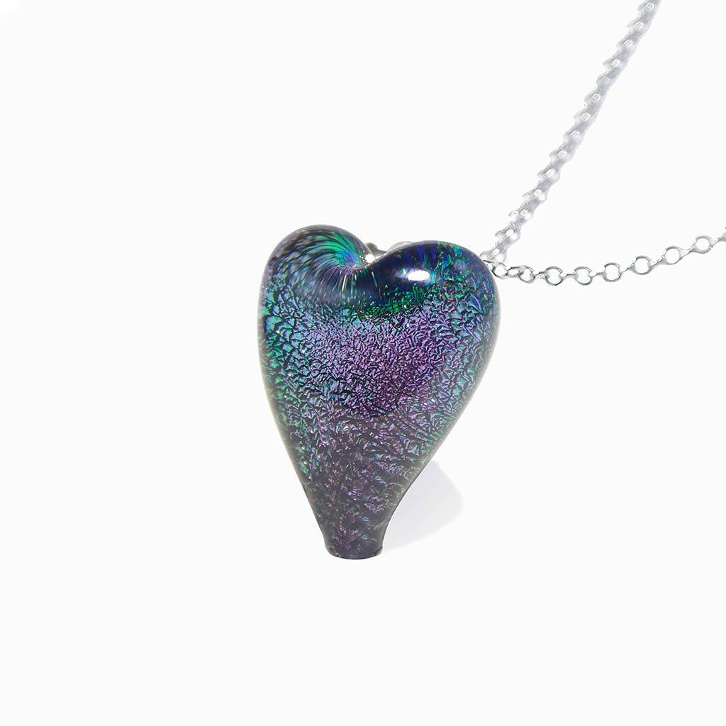 NECKLACE VIOLET ~ EMERALD | HEART | REFLET[proNECKLACE VIOLET ~ EMERALDduct_vendor]MicrocosmosPRODUCT INFORMATION                             

Exlusive Microcosmoses Glass Reflet
Bead size length: 18 mm / 0.7" |  width: 13 mm / 0.5"     

Base chain: SterlinNECKLACE