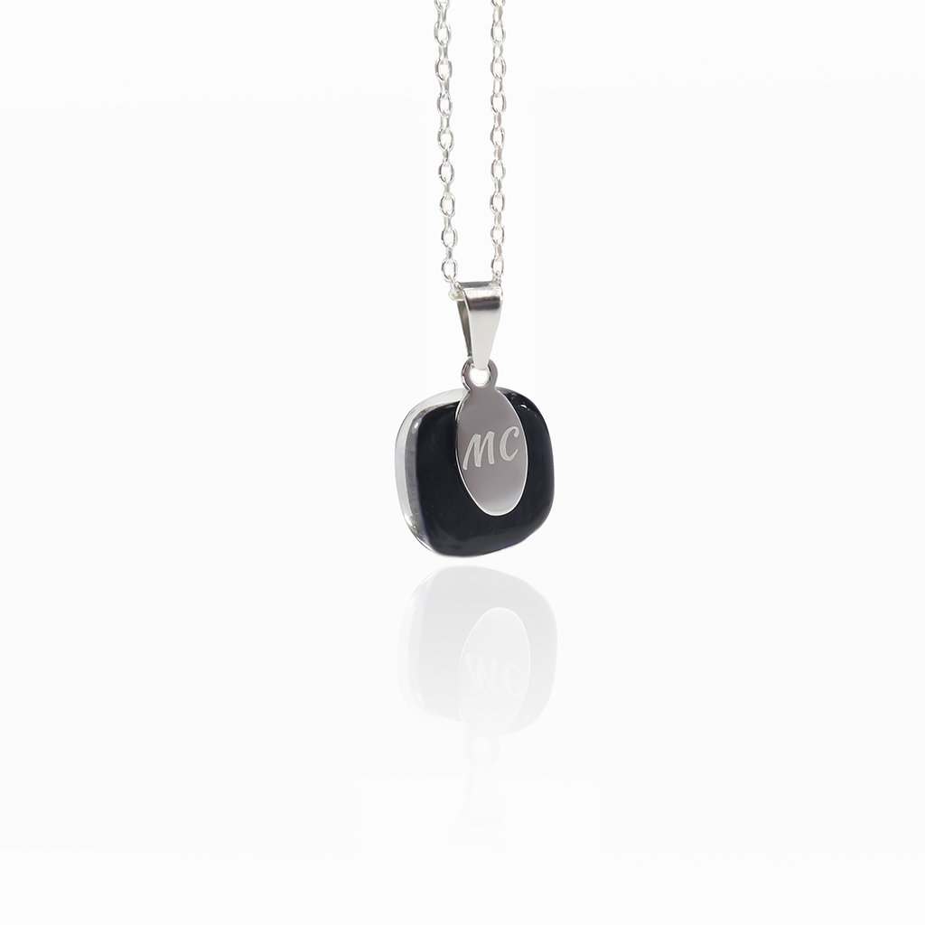 NECKLACE IRIDESCENT WHITE | SQUIRCLE | REFLET[proNECKLACE IRIDESCENT WHITEduct_vendor]MicrocosmosPRODUCT INFORMATION

Exlusive Microcosmoses Glass Reflet
Bead size length: 14 mm / 0.55" |  width: 14 mm / 0.55"

Base chain: Sterling Silver 925 ~ Stainless Steel 
NECKLACE