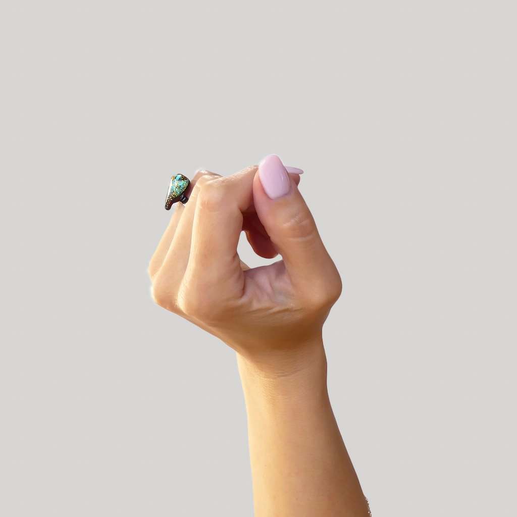 RING COPPER ~ GREEN BOKEH | HEART | REFLET[proRING COPPER ~ GREEN BOKEHduct_vendor]MicrocosmosPRODUCT INFORMATION 

Exclusive Microcosmoses Glass Reflet™
Base: Sterling Silver 925 or Stainless Steel 
Bead size length: 18 mm / 0.7" |  width: 13 mm / 0.5"


FreRINGS GLASS REFLET