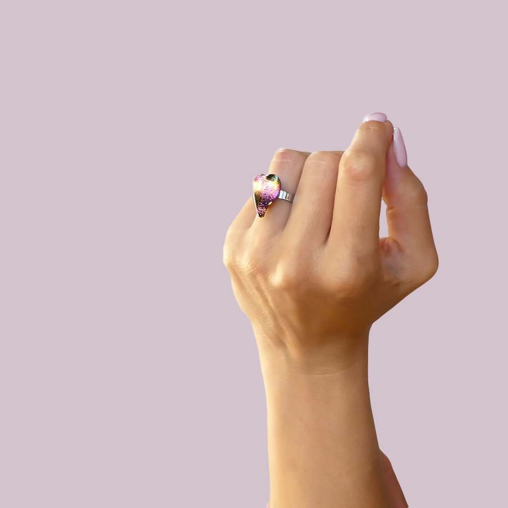 RING FRENCH PINK ~ GOLD BOKEH | HEART | REFLET[proRING FRENCH PINK ~ GOLD BOKEHduct_vendor]MicrocosmosPRODUCT INFORMATION

Exclusive Microcosmoses Glass Reflet™
Base: Sterling Silver 925 or Stainless Steel 
Bead size length: 18 mm / 0.7" |  width: 13 mm / 0.5"


FreeRINGS GLASS REFLET