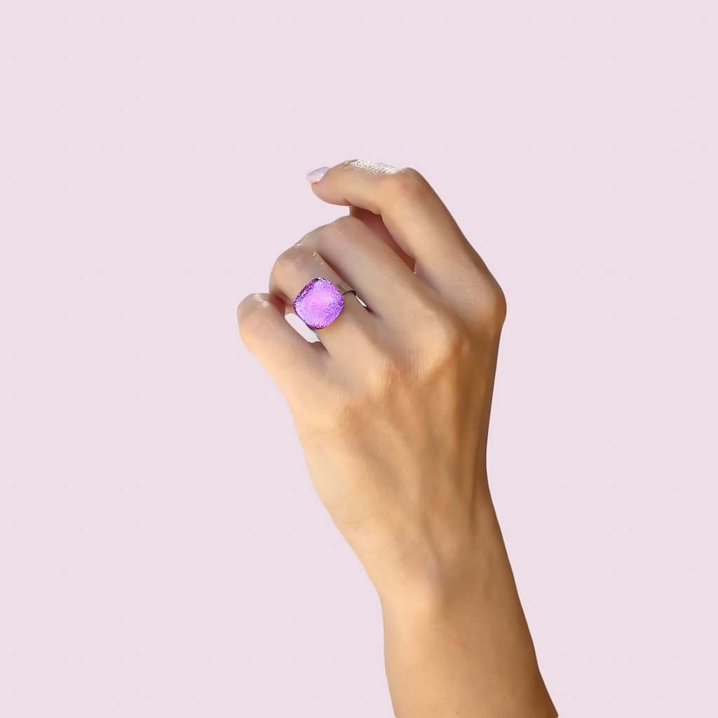 RING FRENCH PINK ~ GOLD | ECLIPSE | REFLET[proRING FRENCH PINK ~ GOLDduct_vendor]MicrocosmosPRODUCT INFORMATION 

Exclusive Microcosmoses Glass Reflet™
Base: Stainless Steel 
Bead size: 12~14 mm / 0.47"~0.55"


Free Gift Box 


The  Microcosmoses Reflet  StRINGS GLASS REFLET
