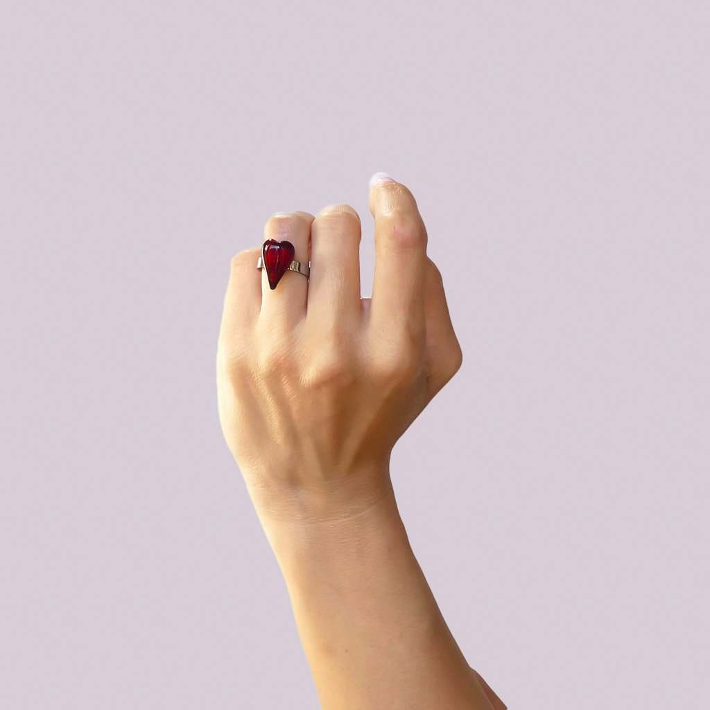 RING RED RUBY | HEART | REFLET[proRING RED RUBYduct_vendor]MicrocosmosPRODUCT INFORMATION

Exclusive Microcosmoses Glass Reflet™
Base: Sterling Silver 925 or Stainless Steel 
Bead size length: 18 mm / 0.7" |  width: 13 mm / 0.5"


FreeRINGS GLASS REFLET