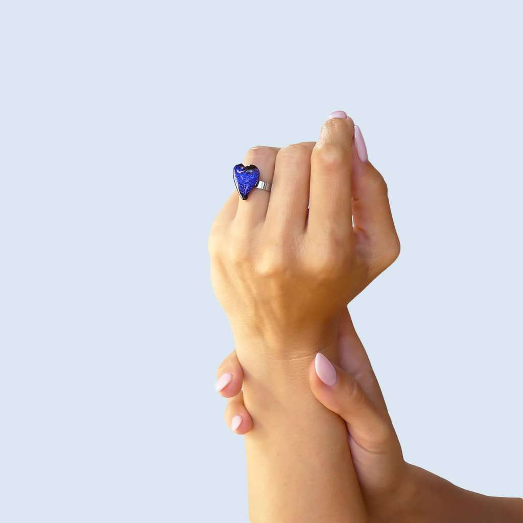RING STARRY BLUE ~ INDIGO | HEART | REFLET[proRING STARRY BLUE ~ INDIGOduct_vendor]MicrocosmosPRODUCT INFORMATION

Exclusive Microcosmoses Glass Reflet™
Base: Sterling Silver 925 or Stainless Steel 
Bead size length: 18 mm / 0.7" |  width: 13 mm / 0.5"


FreeRINGS GLASS REFLET