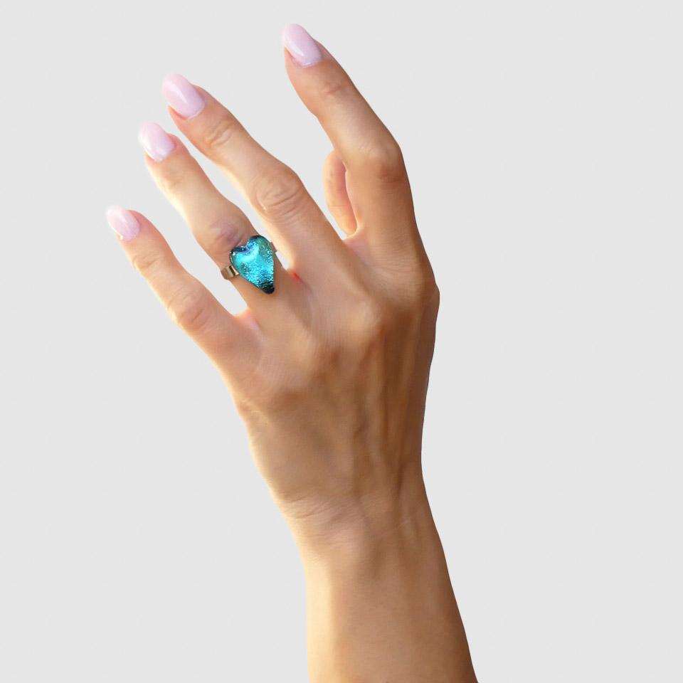 RING TURQUOISE ~ NIGHT BLUE | HEART | REFLET[proRING TURQUOISE ~ NIGHT BLUEduct_vendor]MicrocosmosPRODUCT INFORMATION

Exclusive Microcosmoses Glass Reflet™
Base: Sterling Silver 925 or Stainless Steel 
Bead size length: 18 mm / 0.7" |  width: 13 mm / 0.5"


FreeRINGS GLASS REFLET